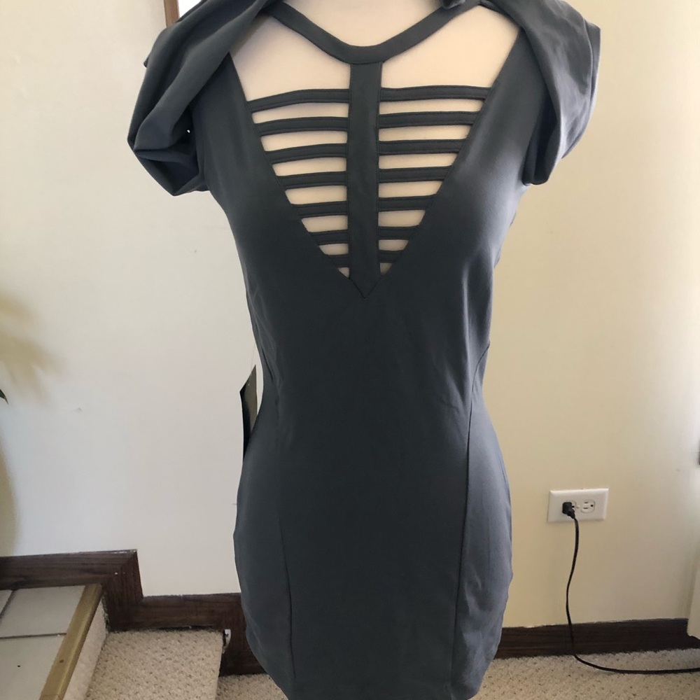 Dress - Picture 2 of 6